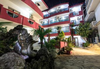 Sirena Marta has Balcony rooms