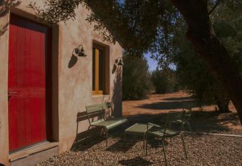 Alma Liebre ViGedos del Valle allows 18 year olds to book a room