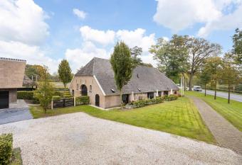 Het Koetshuis has Balcony rooms
