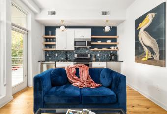 Marvelous Midtown Manor In Piedmont Park allows 18 year olds to book a room