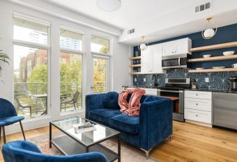 Angelic Central Midtown Home One Block From Piedmont Park has Balcony rooms