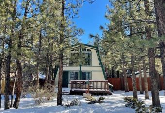 Big Bear Den has Balcony rooms