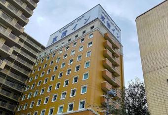 Toyoko Inn Yamato Ekimae has Smoking rooms