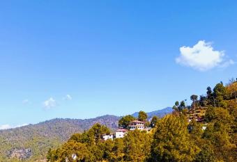 Boros Resorts Binsar has Smoking/Balcony rooms
