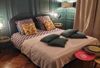 Nancy Vieille Ville Stanislas allows 18 year olds to book a room