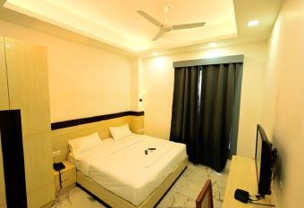 Hotel Prago by Green Deer Varanasi has Smoking/Balcony rooms
