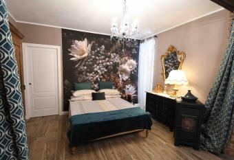 Loft incantevole Casa Sugnat allows 18 year olds to book a room