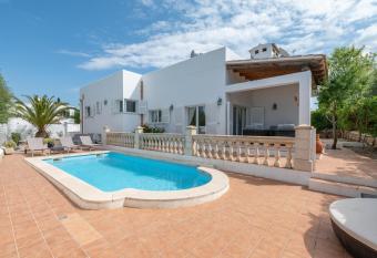 Villa Luca has Balcony rooms