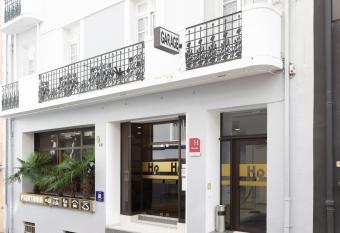 Hotel Printania allows 18 year olds to book a room