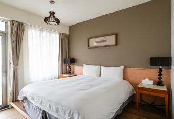 Mountain Traveler Inn has Balcony rooms