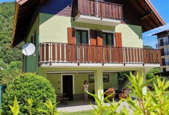 ManuEbbasta has Balcony rooms