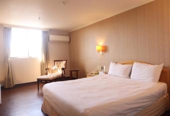 Hermes Hotel allows 18 year olds to book a room