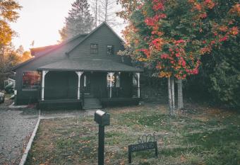 Alpine Lodge - Lake Placid, Mirror Lake allows 18 year olds to book a room