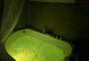 La cabane chambre baln  o vue mer has rooms with a private hot tub