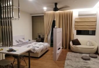 Eroz Homestay   Simfoni Tower near Mines C180 Cheras has Balcony rooms