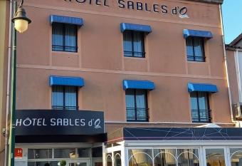 H  tel SABLES D O et son restaurant LE 16 BIS allows 18 year olds to book a room