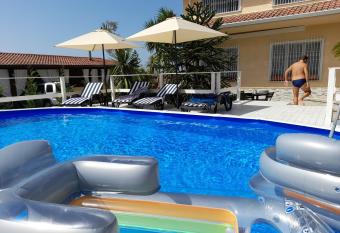 Dimora di Antonella B&B allows 18 year olds to book a room