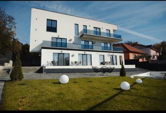 Casa Ianis Turda has Balcony rooms