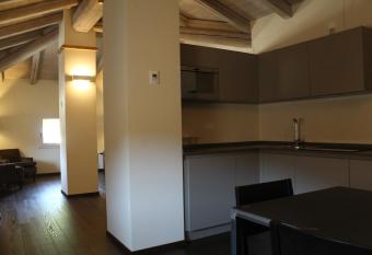 Appartamenti Palazzo de Rossi allows 18 year olds to book a room