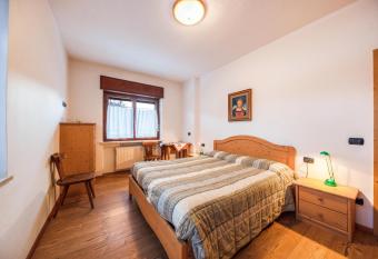 La pratolina has Balcony rooms