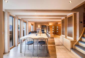 La pratolina mansarda has Balcony rooms