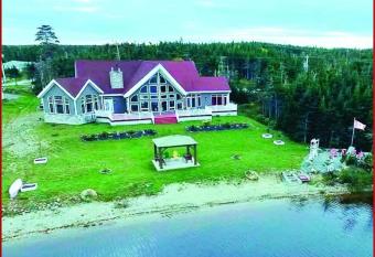 The Cozy Fox BNB-Woodland Room has Balcony rooms