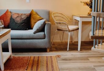 M  lheim NEUES Appartment, E-Werk, Palladium, Carlswerk, Messe, Lanxess-Arena has Balcony rooms