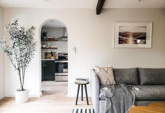 Black Pearl Unit 1 - Lake Placid, Mirror Lake allows 18 year olds to book a room