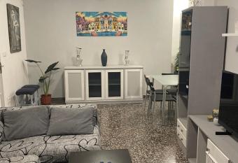 APARTAMENTO TURISTICO MILLAN allows 18 year olds to book a room