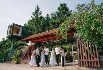 Tr     ng casa has Balcony rooms