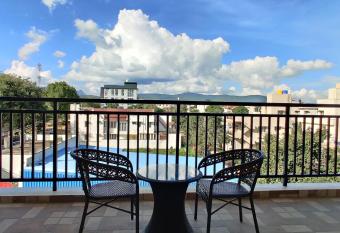 SS LUXURY Comforts has Balcony rooms