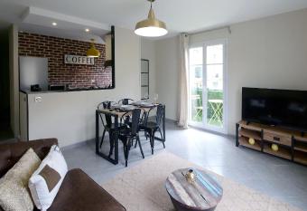 *DISNEYLAND/CHESSY* APPARTEMENT id  alement situ   has Balcony rooms