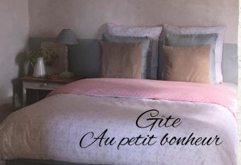 G  te Au petit bonheur has Balcony rooms