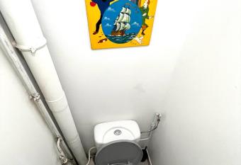 Jacuzzi proche Stade de France allows 18 year olds to book a room