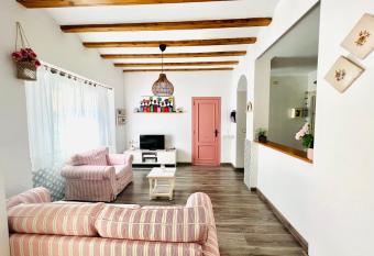 Villabett Caudiel est   de moda has Balcony rooms