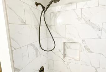 Cozy 3BR w/ King BR - Near Sanf. Hosp - USF/Augie allows 18 year olds to book a room