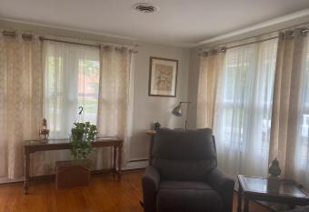 Nique@1985 has Balcony rooms