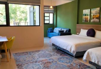 910 Hostel           has Balcony rooms