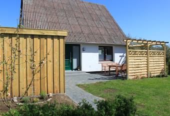 Waterkant allows 18 year olds to book a room