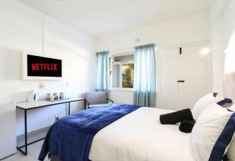 Sea Point apartment has Balcony rooms