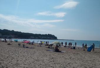 Les Sablettes, Appartement atypique les pieds presque dans l eau has Balcony rooms