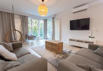 VacationClub     Or  owska Riwiera Apartament A6 allows 18 year olds to book a room