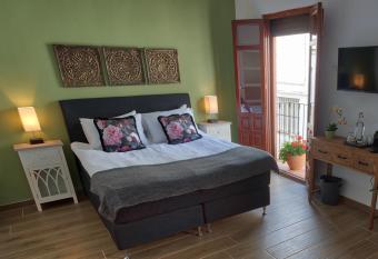 Olive Tree Bed and Breakfast has Balcony rooms