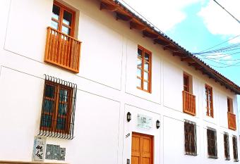 7th Wonder Apart Hotel Cusco allows 18 year olds to book a room