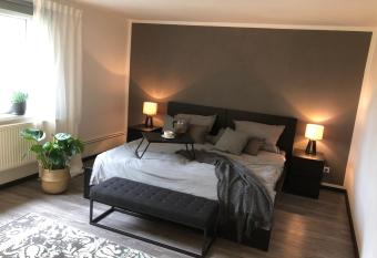 Wesermarsch, Apartment mit zwei Schlafzimmern, G  stehaus, Stedinger Landhotel has Balcony rooms