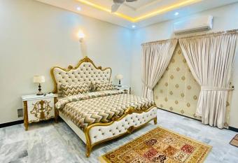 Homey Islamabad has Balcony rooms