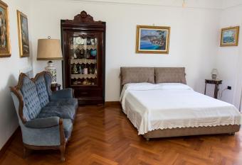 Capitano Nino Guest House has Balcony rooms