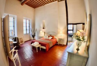 Bauhaus Saint-Pierre allows 18 year olds to book a room