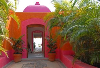 Las Alamandas allows 18 year olds to book a room