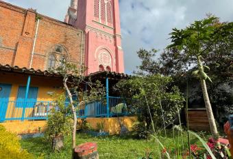 Parcerito s Hostel allows 18 year olds to book a room